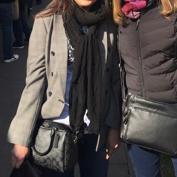 Banana Republic Double Breasted Houndstooth Blazer Size 6P - Picture 3 of 11